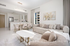 Interior - LUX  The Creekside Skyline View Suite (Dubai)