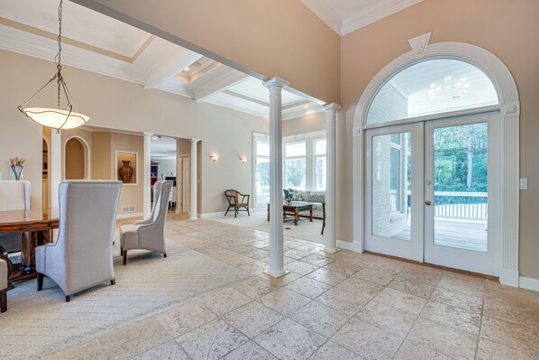 House (4 Bedrooms) | Interior