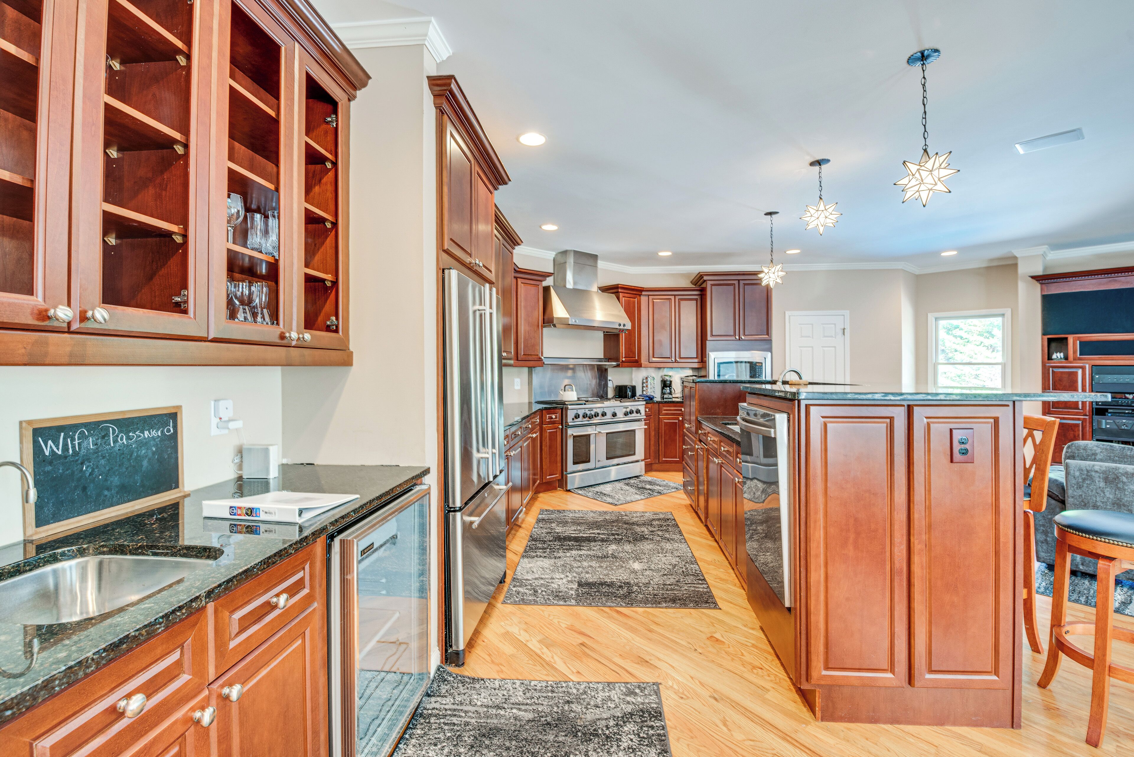 House (4 Bedrooms) | Interior