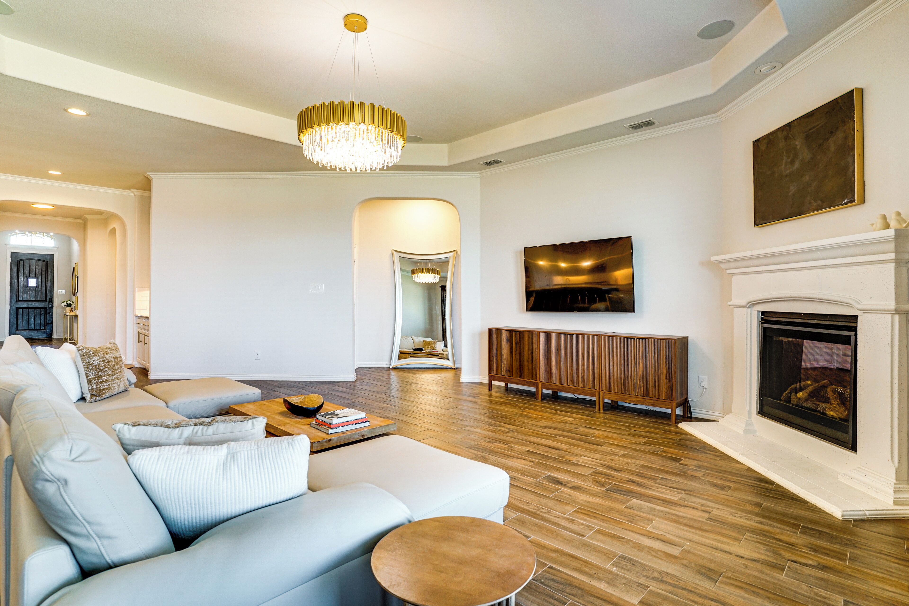 House (5 Bedrooms) | Interior