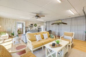 Cottage (1 Bedroom) | Interior - Cabin w/ Boat Slip on Main Channel of Lake Lay! (Wilsonville)