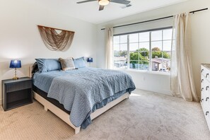 Apartment (4 Bedrooms) | Interior - Family Haven, Walk to Dtwn Erie: Bring Your Pets! (Erie)