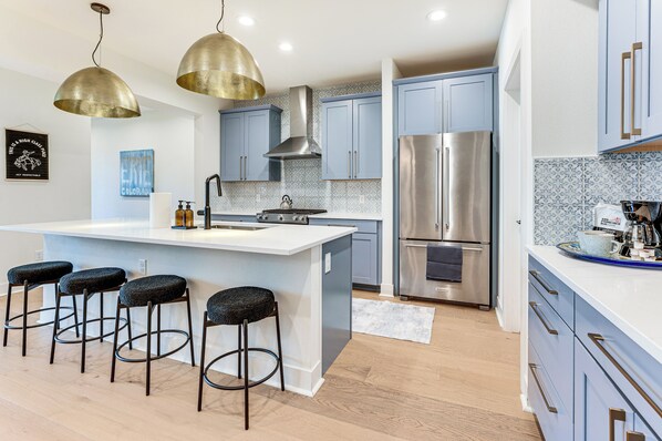 Interior - Family Haven, Walk to Dtwn Erie: Bring Your Pets! (Erie)