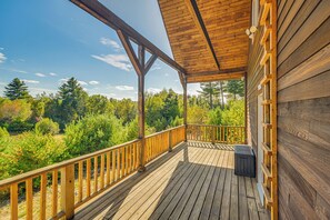 House (3 Bedrooms) | Interior - Mountain-view Deck! Cabin By Mt Abraham Skiing (Strong)