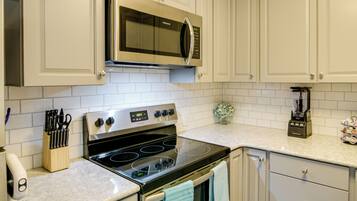 House (1 Bedroom) | Interior