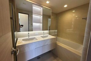 Bathroom - WS Hotel (Taguig)