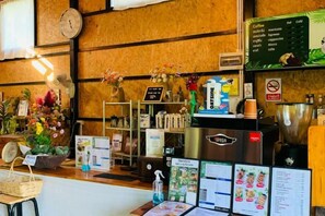 Gambar tidak terklasifikasi, 2 dari 49, tombol