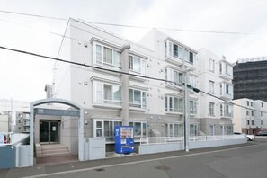 Exterior - Dynasty 24 (Sapporo)