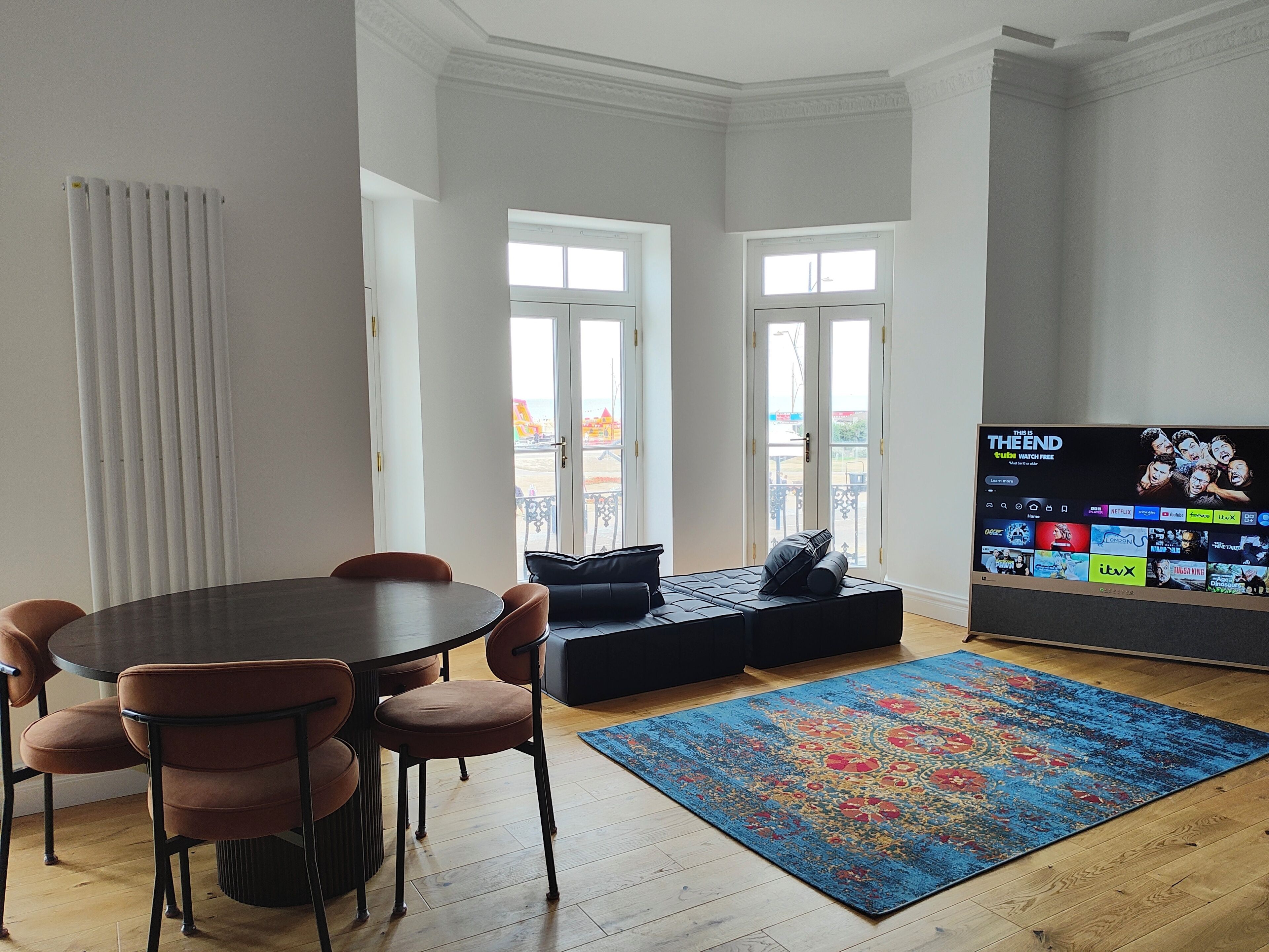 Appartement Signature, 1 très grand lit, balcon, vue mer | Coin séjour