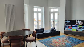 Signature Apartment, 1 King Bed, Balcony, Sea Facing | Living area