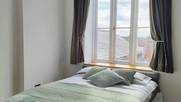 Appartement Luxe, 1 très grand lit, animaux de compagnie acceptés, vue plage | Espace de travail pour ordinateur portable, Wi-Fi gratuit
