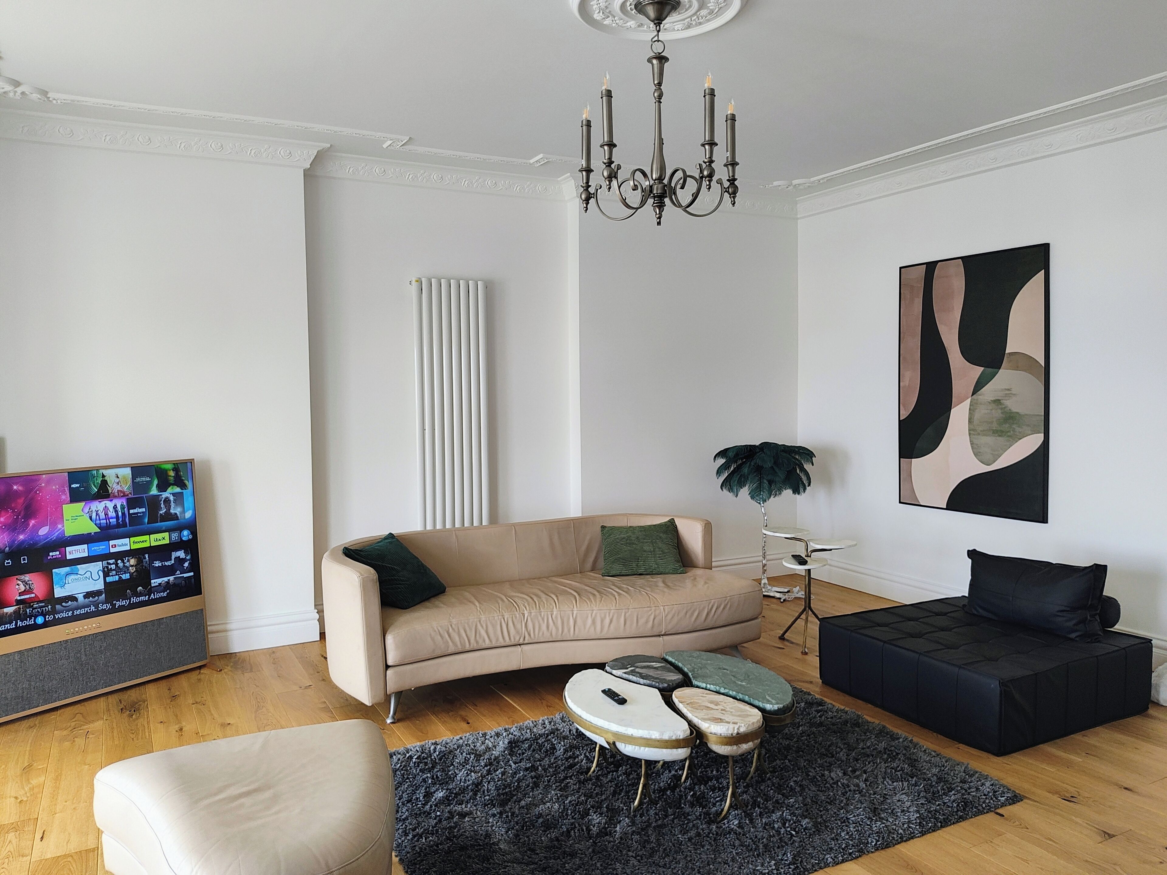 Appartement Luxe, 1 très grand lit, animaux de compagnie acceptés, vue plage | Coin séjour