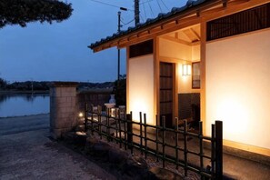 Exterior - Tsubakihausu (Kozaki)