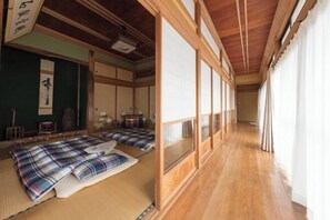 Room - Tsubakihausu (Kozaki)