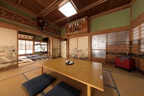 Room - Tsubakihausu (Kozaki)
