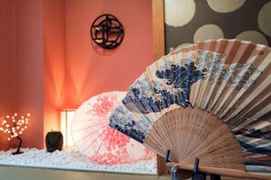 Unclassified image, 5 of 15, button - Aladdin House (Tokyo)