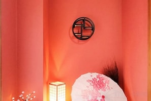 Unclassified image, 4 of 15, button - Aladdin House (Tokyo)