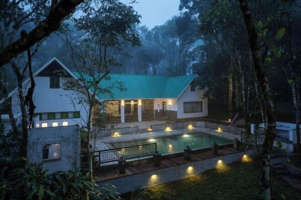 Outdoor pool - Reen Resorts Aanavilasam Plantation Thekkady (Thekkady)