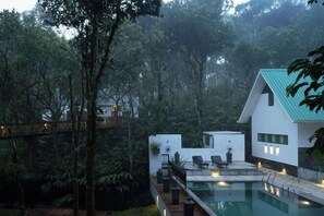 Outdoor pool - Reen Resorts Aanavilasam Plantation Thekkady (Thekkady)