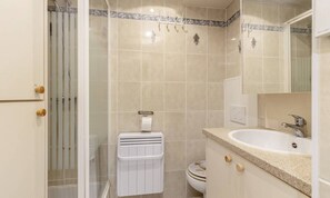 Apartment, 1 Bedroom, Ocean View | Bathroom - Cosy Studio With Seaview Wenduine - L'ancre (De Haan)