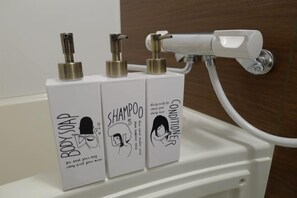 Room - OSHIAGE103 (Tokyo)