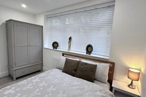 Cribs/infant beds - Modern&Stylish 3Bedrooms Ensuite HPotter London Watford (Watford)
