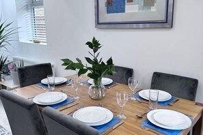 Unclassified image, 2 of 19, button - Modern Garden Retreat - Near Wfj, 3Br Ensuite & Parking (Watford)
