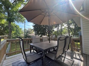 屋外ダイニングエリア