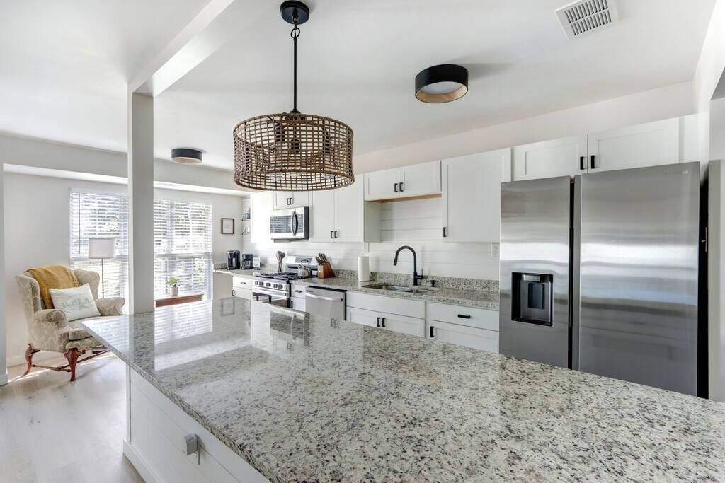 冰箱、微波炉、烤箱、炉灶