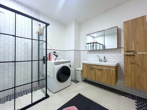 Bathroom - Time Traveller's Mansion in Fatih (Istanbul)