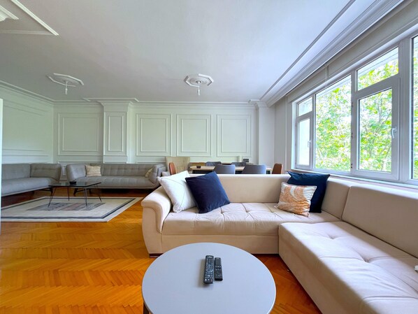 Iron/ironing board, free WiFi