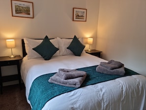 1 غرفة نوم ومكواة/لوح كي وواي فاي مجانًا وملاءات أسرّة