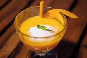 Alimentos y bebidas