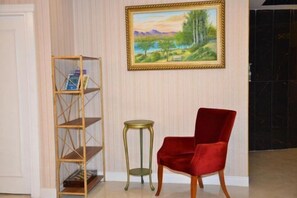 المنشأة من الداخل