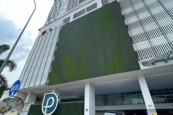 Exterior - Paragon Suites @ CIQ L26 By UCome Homestay (Johor Bahru)