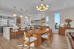 Dining - Vista Azule - Incredible luxury home with lake and ocean views! Pool coming soon (Carolina Beach)