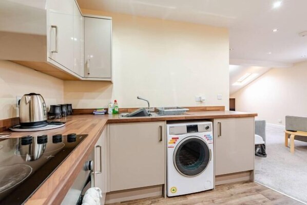 Private kitchen - Cosy Modern Flat, Cockermouth, Sleeps 4 (Cockermouth)