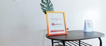 RedDoorz @ Wyns Hotel