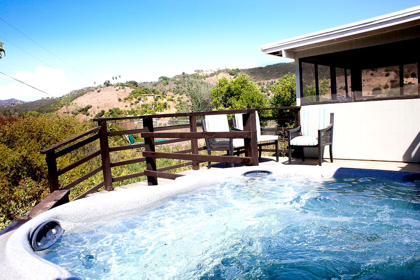 Outdoor spa tub