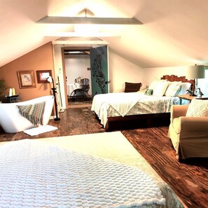 1 bedroom, desk, WiFi, bed sheets