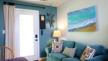 Televisión, reproductor de DVD y videoteca