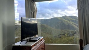 Interior - Pet Friendly Charming Cottage with Incredible Views and Hot-tub in Rainbow, California (Fallbrook)