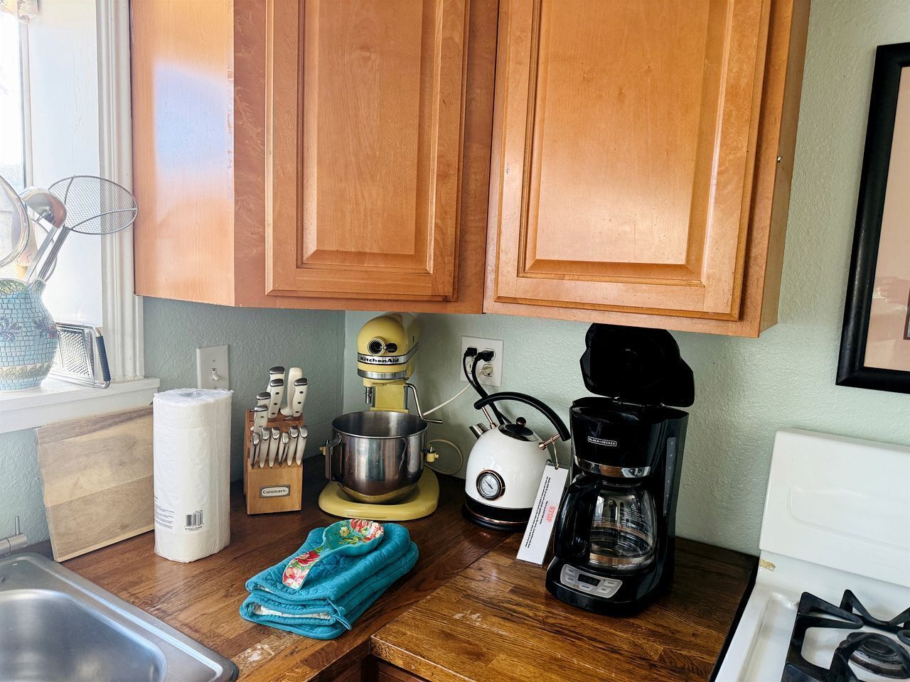 Cafetière/bouilloire, réfrigérateur, micro-ondes, four