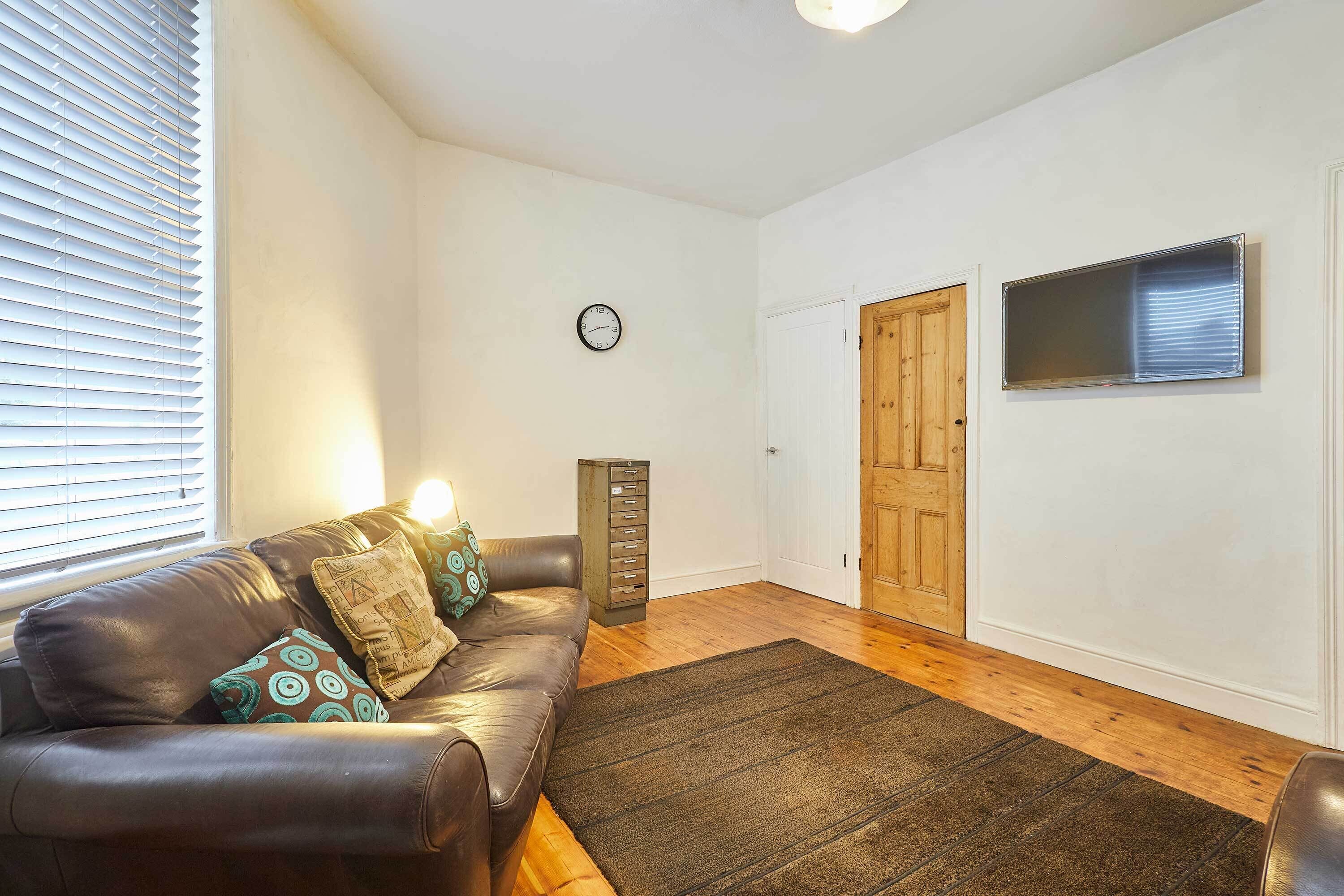 TV, fireplace, offices
