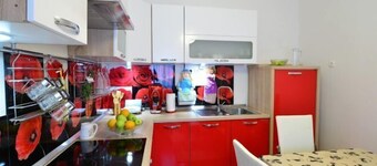 E&E Apartments Free Parking / City Center LJ