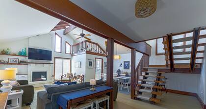 SEA GLASS COTTAGE, OCEAN VIEWS, BEACH ACCESS 1 MINUTE AWAY, HANDICAP FRIENDLY!