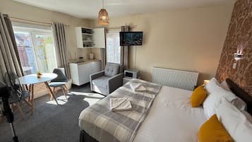 Deluxe Studio | Iron/ironing board, free WiFi