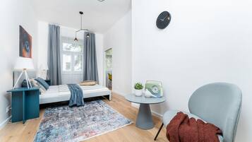 1 habitación, tabla de planchar con plancha, wifi y ropa de cama