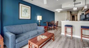 TV, pebolim, mesa de pingue-pongue, escritórios