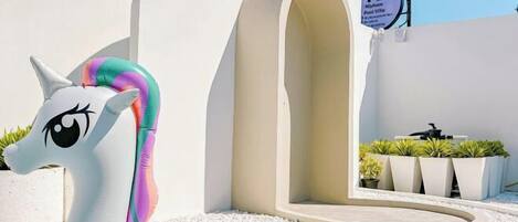 حمام سباحة خارجي